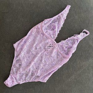 NWOT - Victoria's Secret - Dainty Floral Lace Plunge Body in Lilac Purple
